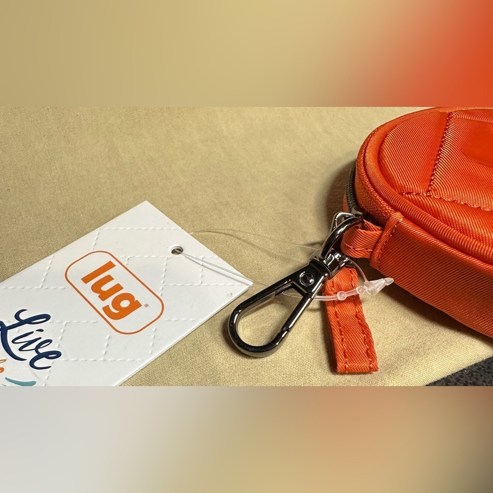NWT Lug Circle Pouch Orange Coin Purse 3.5” Diameter With Key Chain Clip - Picture 7 of 11